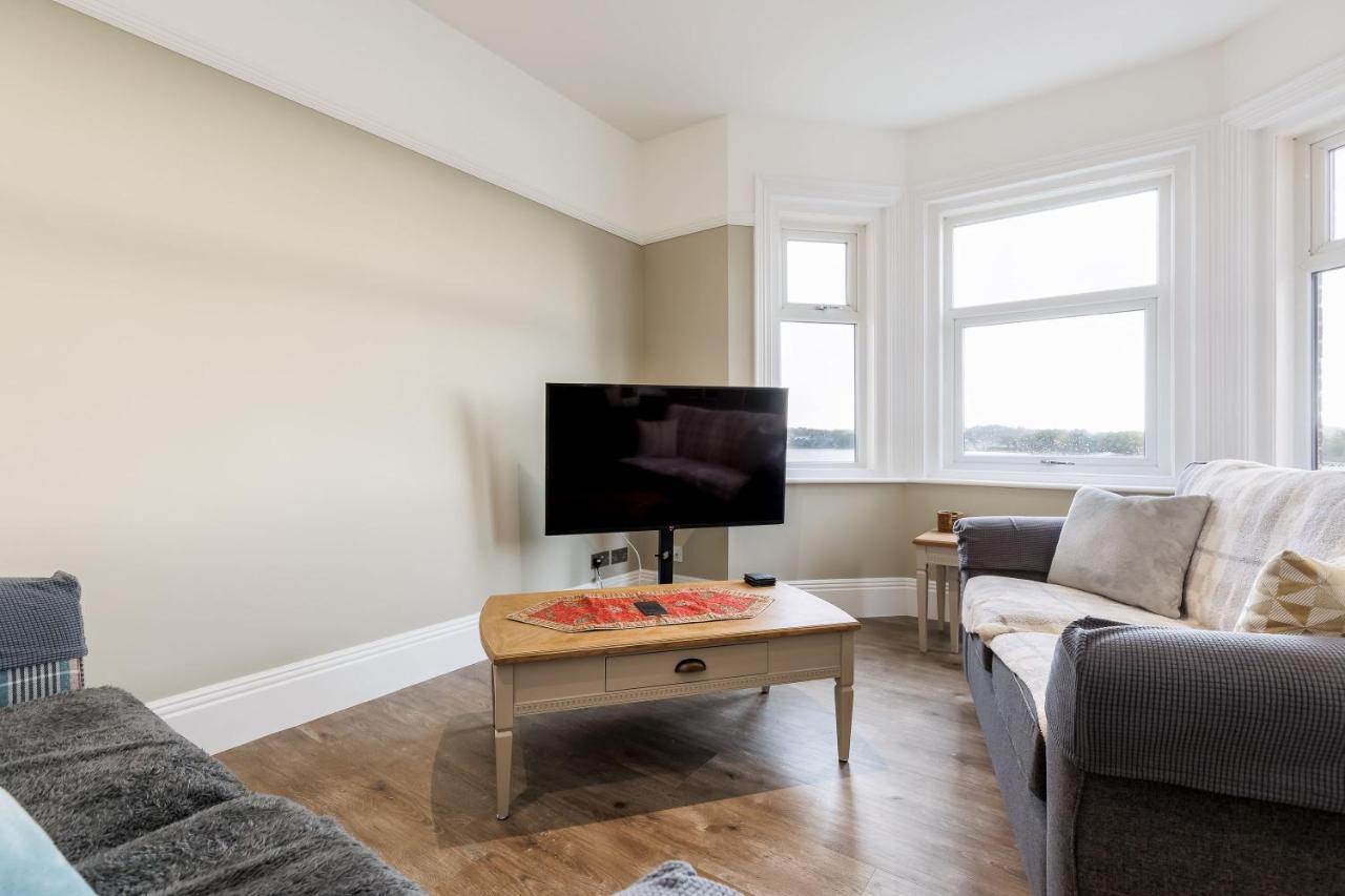 Park Lake View Poole Extérieur photo