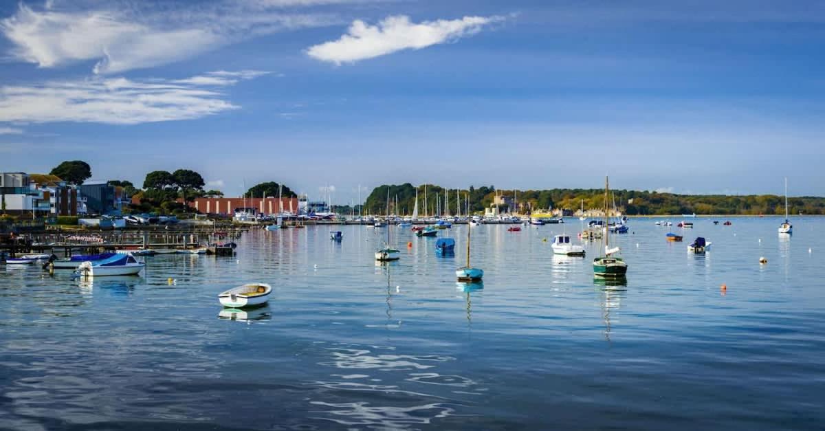 Park Lake View Poole Extérieur photo
